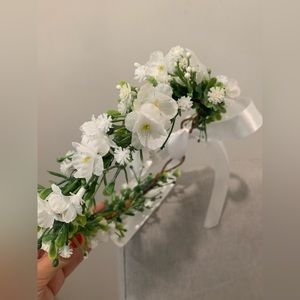 Handmade faux baby’s breath dog collar